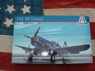 Italeri 062  F4U-4B Corsair